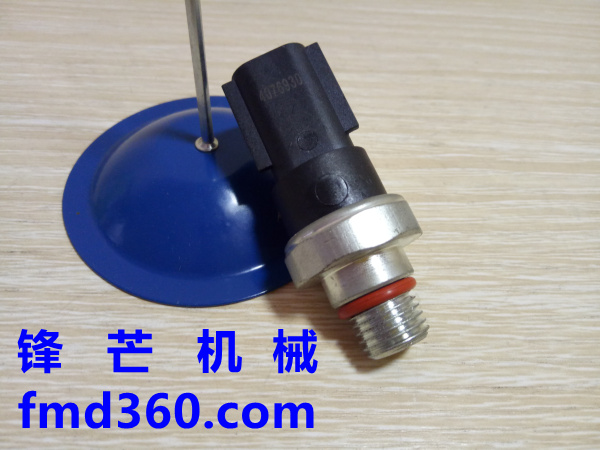 小松PC200-8机油压力传感器6744-81-4010  4076930(图1)