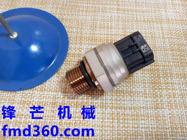 广州锋芒机械进口勾机配件日立EX240液压泵压力传感器48PP3-1(图1)