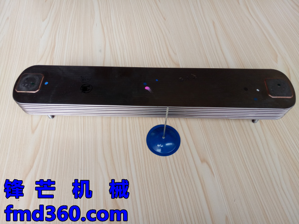 锋芒机械进口挖机配件原装进口三菱6D24机油散热器芯ME153172进口(图1)